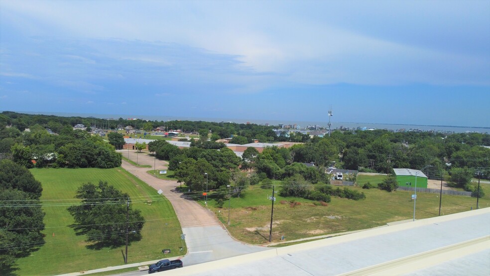 1418 Bayport Blvd, Seabrook, TX for sale - Building Photo - Image 1 of 2