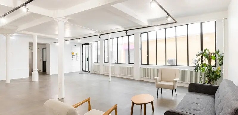 Office in Paris for lease Interior Photo- Image 1 of 6