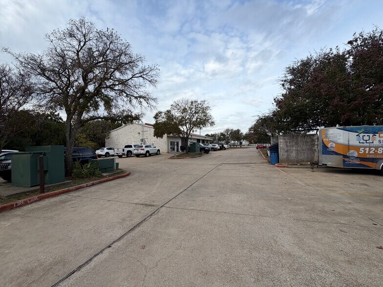 300 Brushy Creek Rd, Cedar Park, TX à louer - Photo du bâtiment - Image 2 de 3