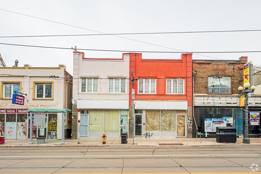 1394-1396 Gerrard St, Toronto, ON à vendre - Photo du bâtiment - Image 2 de 2