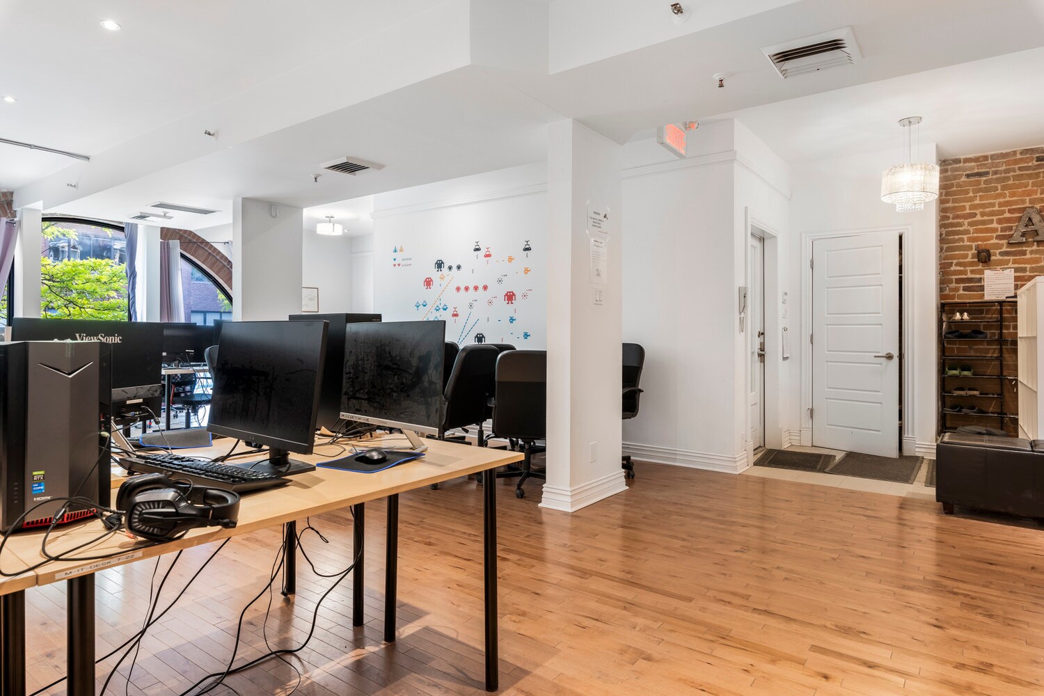 4363 Rue Saint-Denis, Montréal, QC for lease Interior Photo- Image 1 of 17