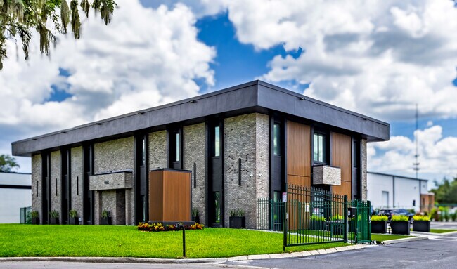 More details for 7335 Lake Ellenor Dr, Orlando, FL - Office for Sale