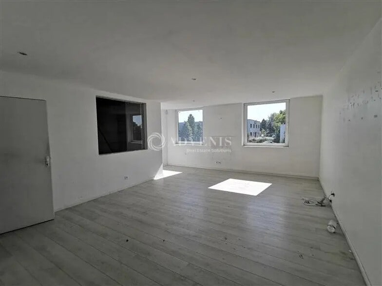 Industrial in Roncq for lease - Building Photo - Image 3 of 12