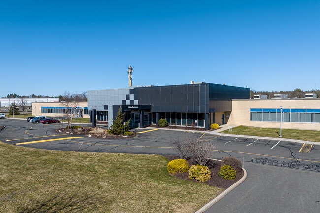 Plus de détails pour 383 Middle St, Bristol, CT - Industriel à louer