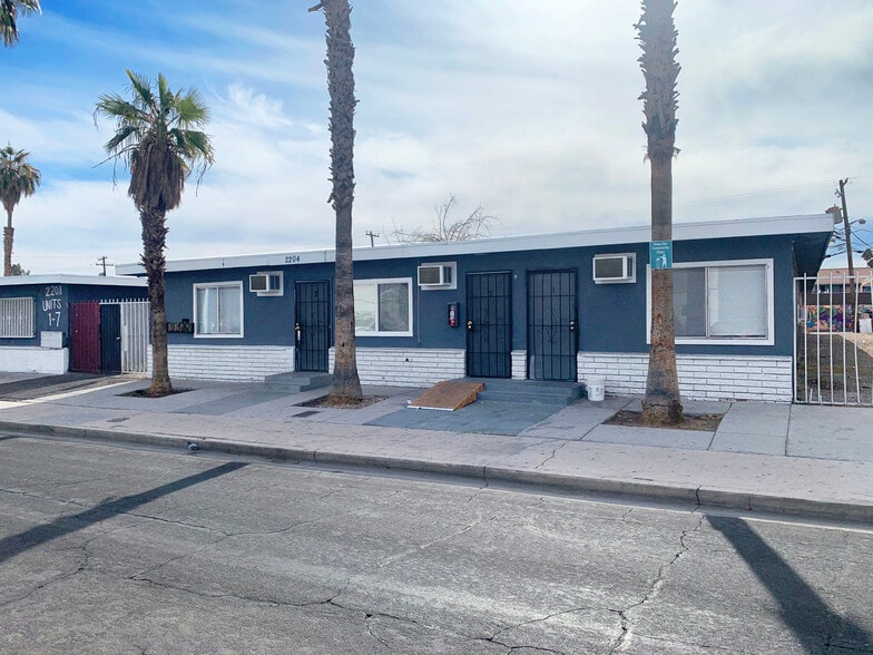 2204 Sunrise Ave, Las Vegas, NV for sale - Building Photo - Image 2 of 10