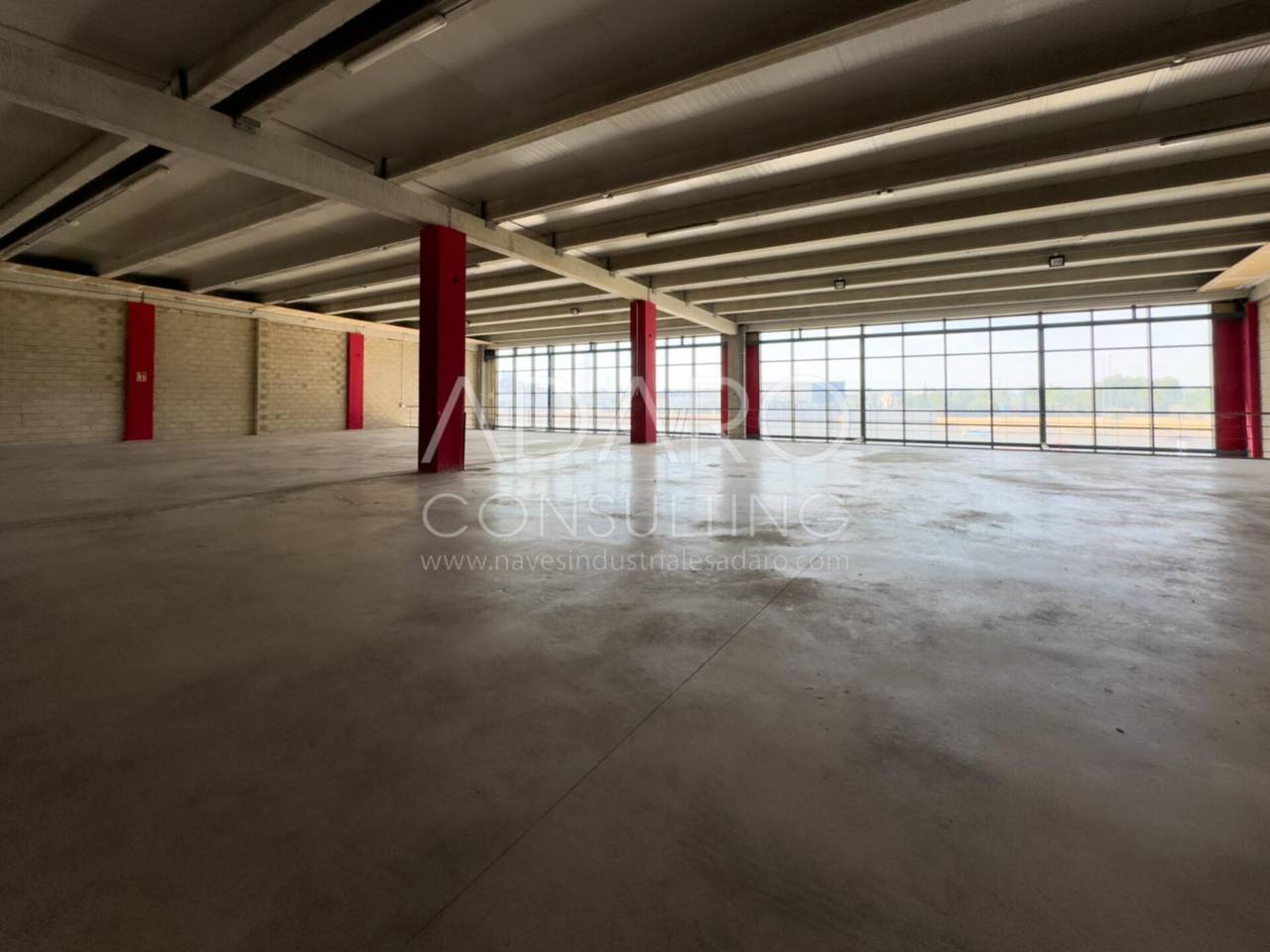 Industrial in Alcalá de Henares, Madrid for lease Interior Photo- Image 1 of 16