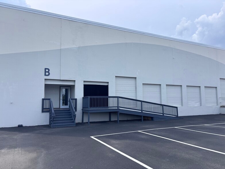 490 Industrial Dr, Mount, Mount Juliet, TN for lease - Building Photo - Image 1 of 11