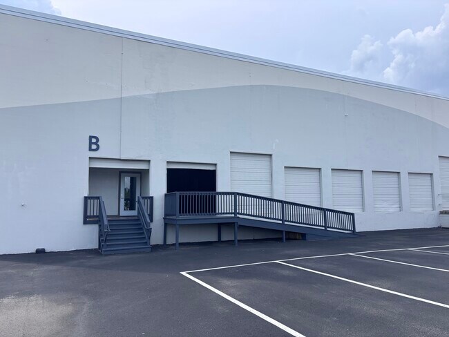 Plus de détails pour 490 Industrial Dr, Mount, Mount Juliet, TN - Local d'activités à louer