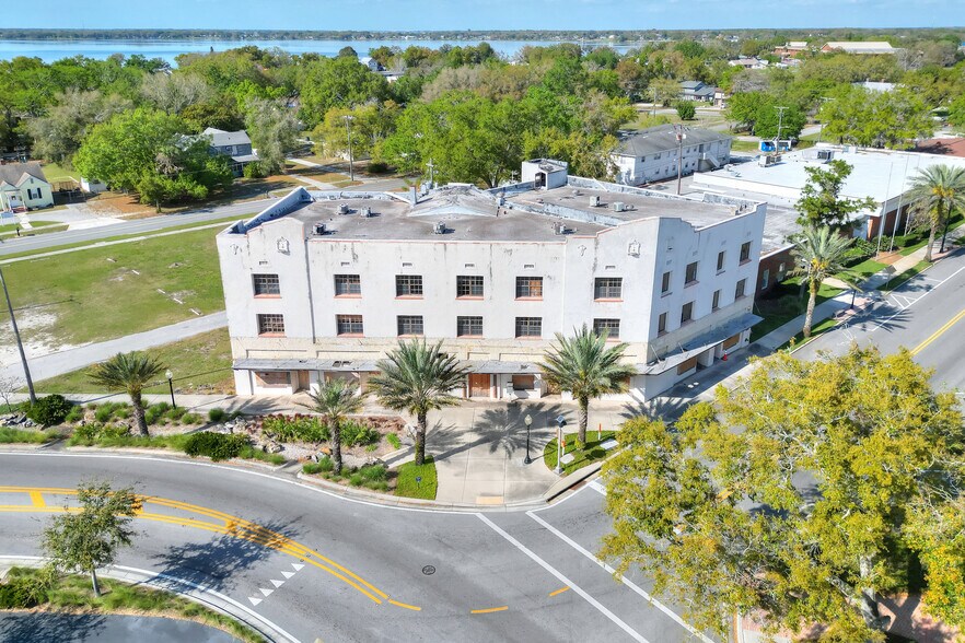 206 Pilaklakaha Ave, Auburndale, FL à vendre - Photo du bâtiment - Image 3 de 80