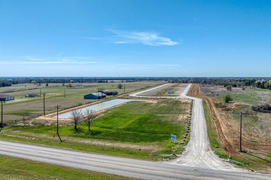 21847 FM 901, Gordonville, TX à vendre - Photo du bâtiment - Image 2 de 17