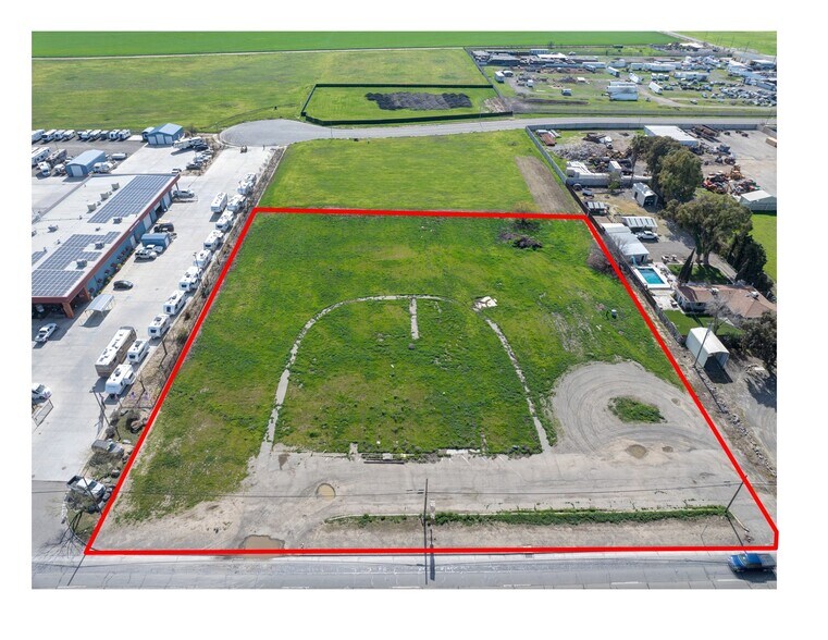 2527 E Pacheco Blvd, Los Banos, CA à vendre - Aérien - Image 1 de 14