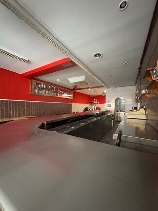 Plus de détails pour Multi-résidentiel à vendre