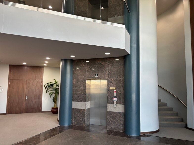 14325 Willard Rd, Chantilly, VA for sale - Building Photo - Image 3 of 18