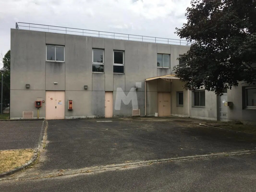 Office in Savigny-le-Temple for lease Building Photo- Image 1 of 16