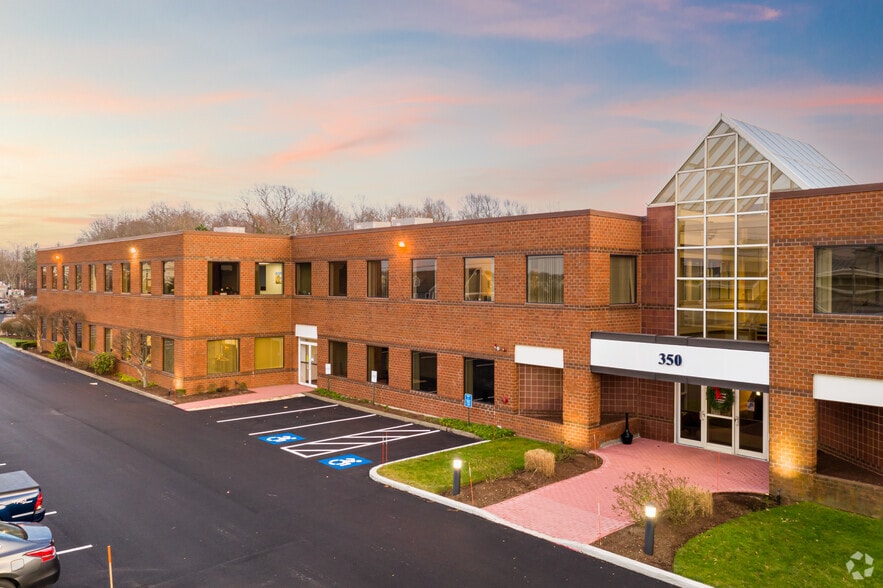 350 Lincoln St, Hingham, MA for lease - Building Photo - Image 1 of 22