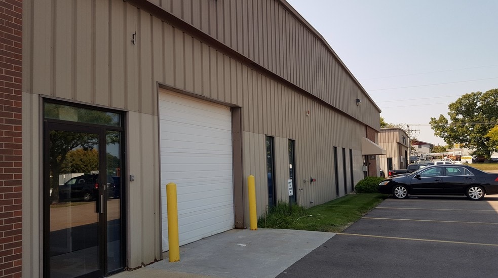 8447-8475 Murphy Dr, Middleton, WI for lease - Building Photo - Image 3 of 14