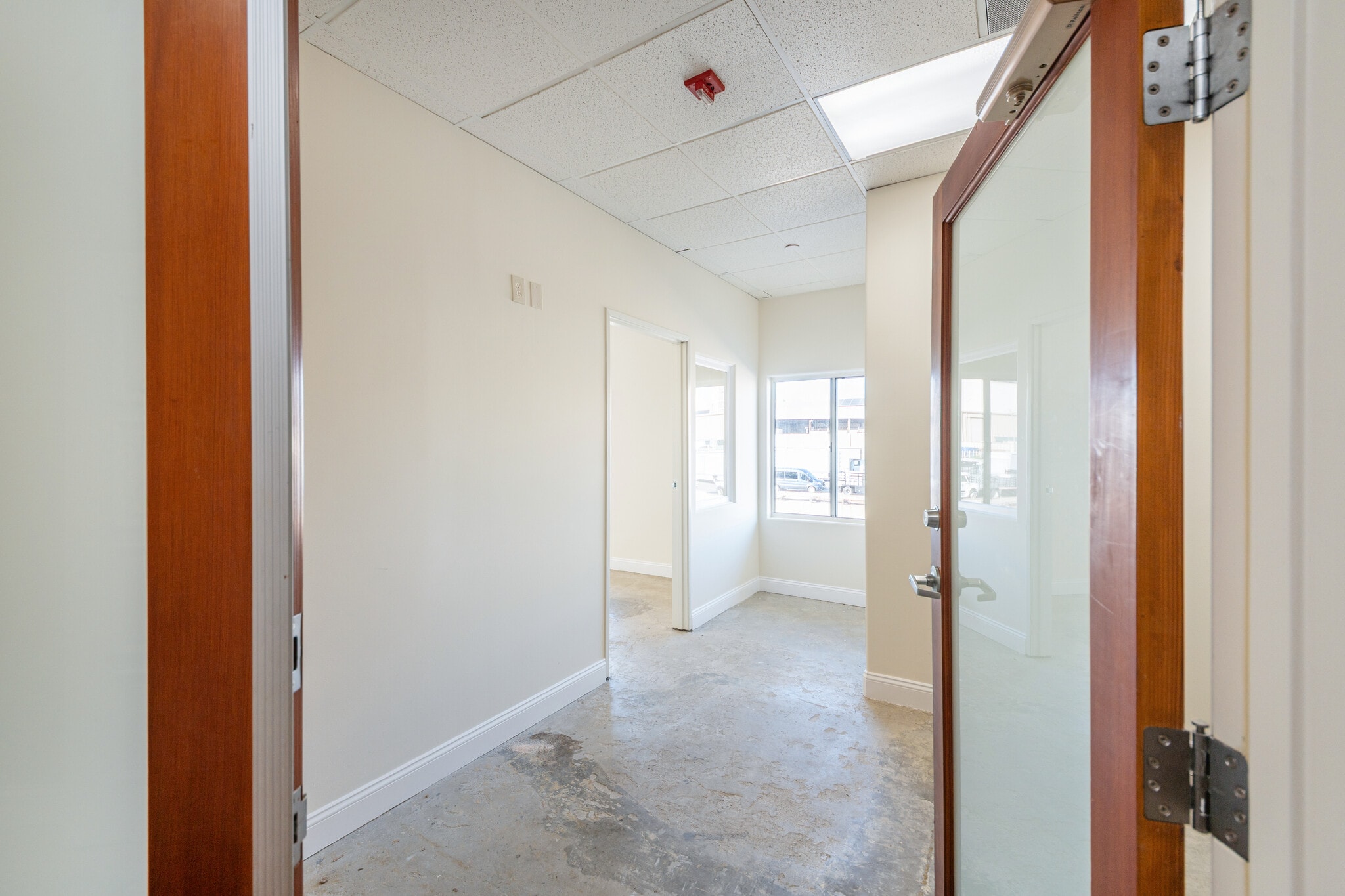 6711 Forest Lawn Dr, Los Angeles, CA for lease Interior Photo- Image 1 of 6