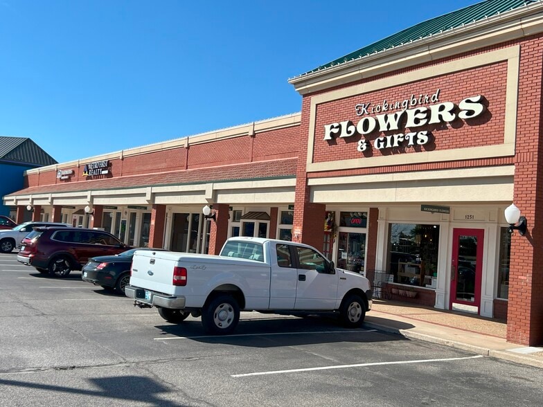 1700 E 2nd St, Edmond, OK for lease - Building Photo - Image 3 of 7