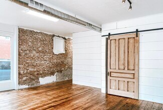 Plus de détails pour 200 W Main St, Staunton, IL - Commerce de détail à louer