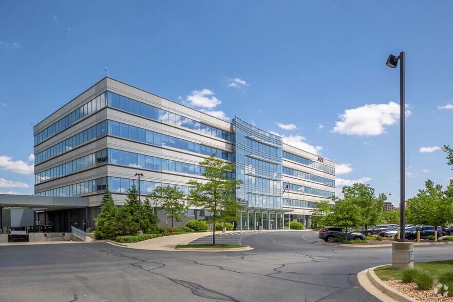 9400 W Higgins Rd, Rosemont, IL à louer - Photo du bâtiment - Image 1 de 11