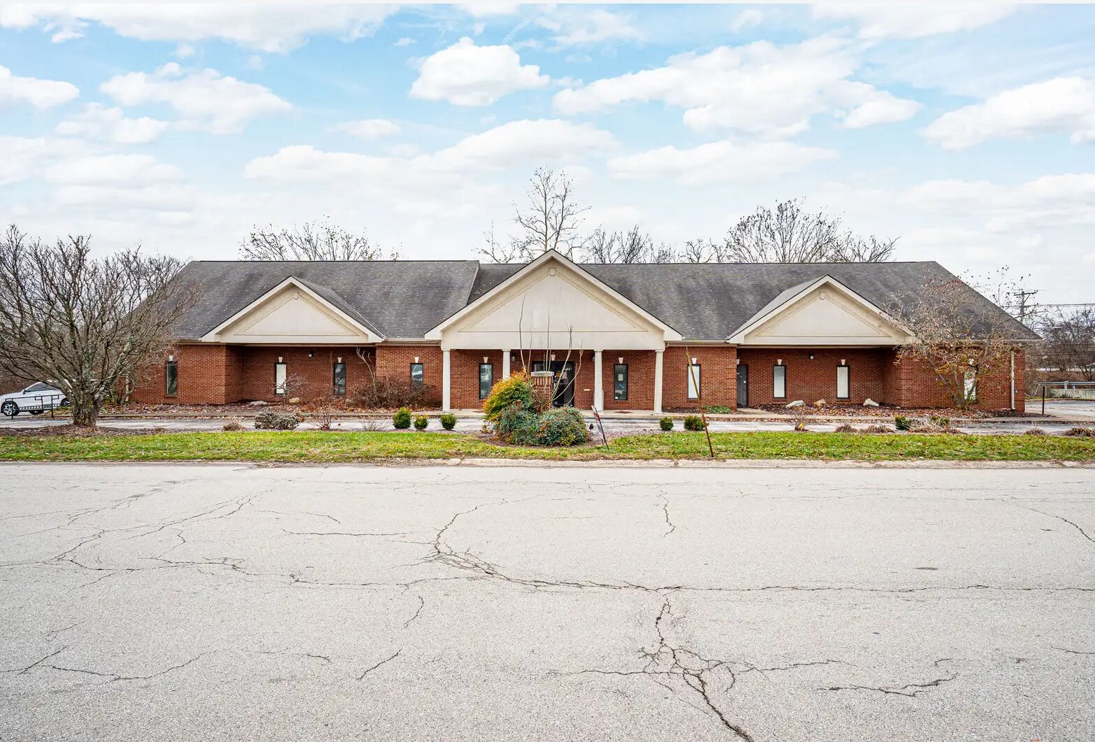 630 Commanche Trail, Frankfort, KY for sale Primary Photo- Image 1 of 9