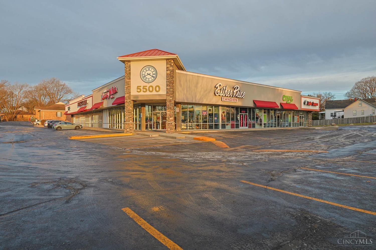 5500 Harrison Ave, Cincinnati, OH à louer Photo du bâtiment- Image 1 de 23