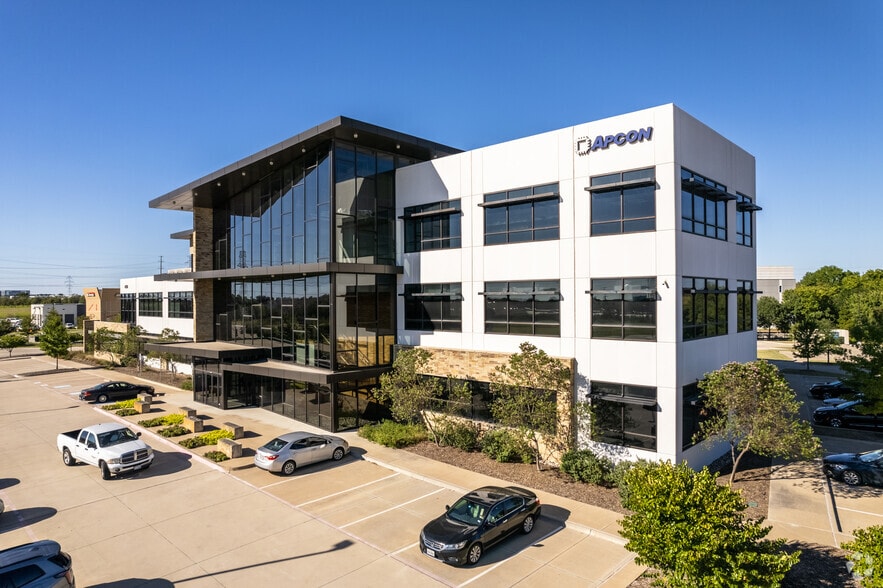 4351 Mapleshade Ln, Plano, TX for lease - Building Photo - Image 1 of 21