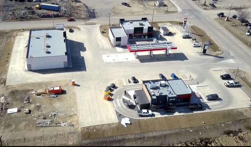 4457 50th Ave, Lacombe, AB for sale - Building Photo - Image 1 of 1