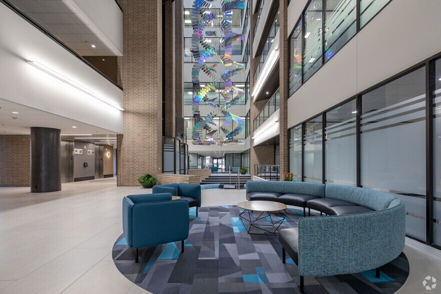 13105 Northwest Fwy, Houston, TX à louer - Hall d’entrée - Image 3 de 15