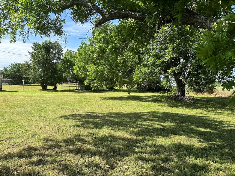 1701 Ranger Hwy, Weatherford, TX à vendre - Photo du b timent - Image 2 de 6