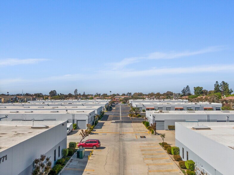 2730 Monterey St, Torrance, CA à louer - Photo du bâtiment - Image 3 de 13