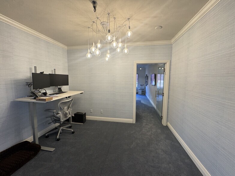 533 E Hopkins Ave, Aspen, CO à louer - Photo du bâtiment - Image 3 de 11