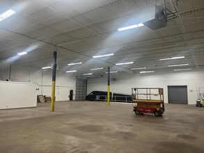 501-515 S Vermont St, Palatine, IL for lease Interior Photo- Image 2 of 3