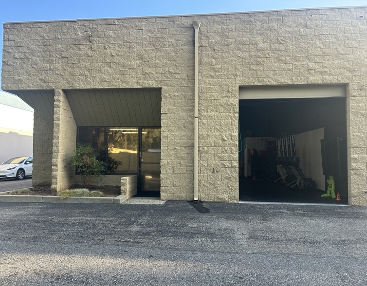 7007-7011 Realm Dr, San Jose, CA for lease - Building Photo - Image 2 of 7