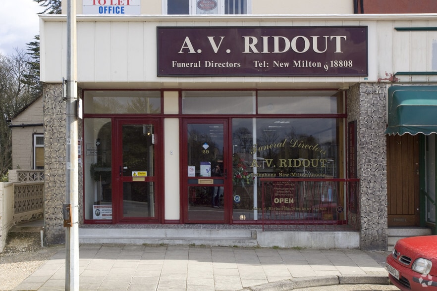 29-29a Station Rd, New Milton for lease - Building Photo - Image 2 of 13