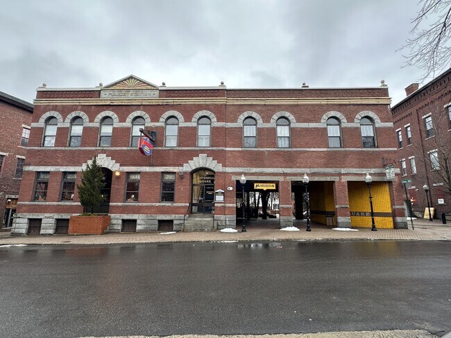 Plus de détails pour 5 Warren St, Concord, NH - Commerce de détail à vendre