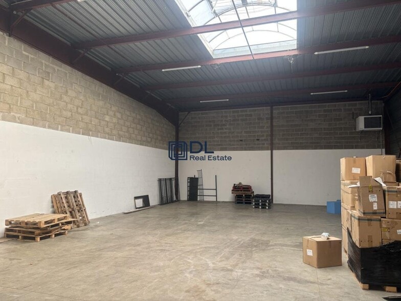 Industrial in Collégien for lease - Interior Photo - Image 2 of 6