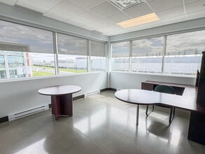 1625 Boul Lionel-Boulet, Varennes, QC for lease Interior Photo- Image 2 of 3