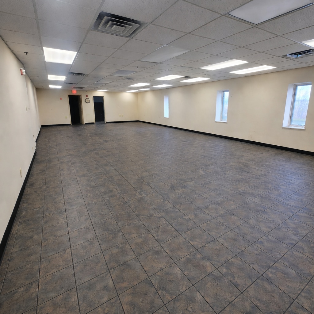 47 Slade St, Fall River, MA for lease Primary Photo- Image 1 of 24