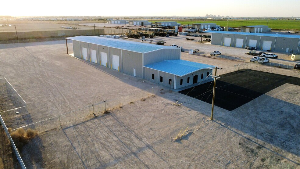 4706 S CR 1160, Midland, TX à louer - Photo du bâtiment - Image 2 de 18
