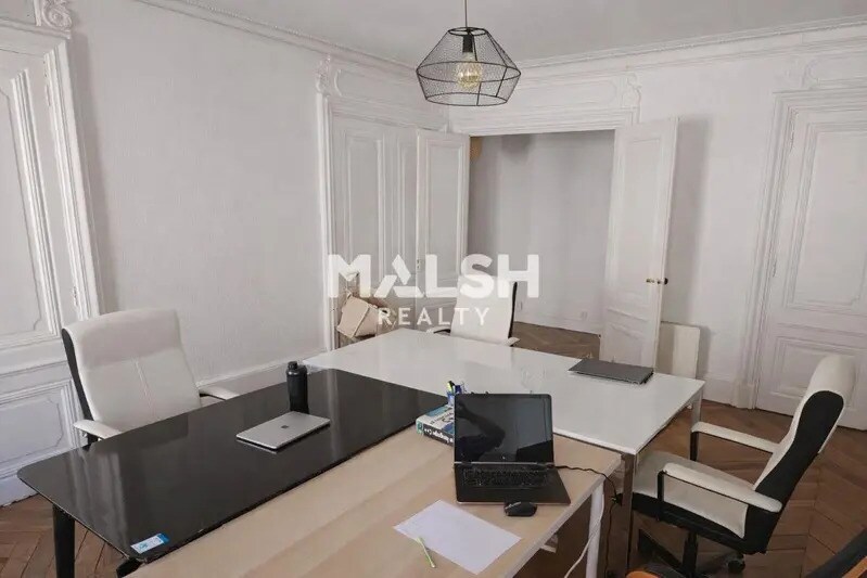 Office in Lyon for sale - Interior Photo - Image 2 of 10
