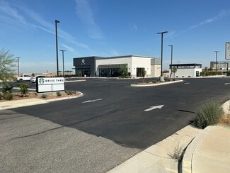 Plus de détails pour 1428 Merle Haggard Dr, Bakersfield, CA - Commerce de détail à vendre