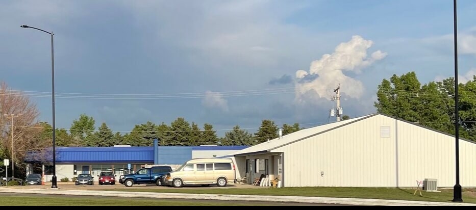 10 E Veterans Memorial Hwy, Kasson, MN for lease - Building Photo - Image 2 of 19