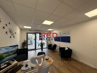 Plus de détails pour Commerce de détail à louer