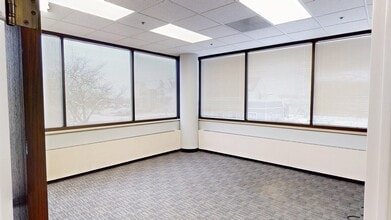 1721 Moon Lake Blvd, Hoffman Estates, IL for lease Interior Photo- Image 2 of 10