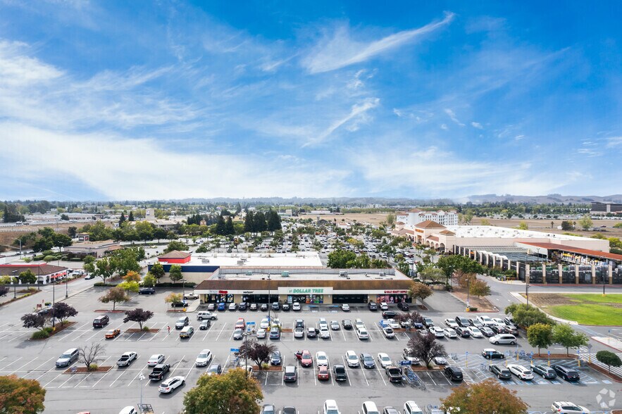 4601 Redwood Dr, Rohnert Park, CA à louer - Photo du bâtiment - Image 2 de 4