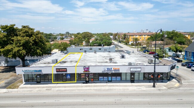 Plus de détails pour 300-310 W Hallandale Beach Blvd, Hallandale Beach, FL - Commerce de détail à louer