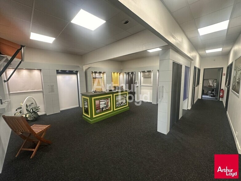 Retail in Cesson-Sévigné for lease - Interior Photo - Image 2 of 4