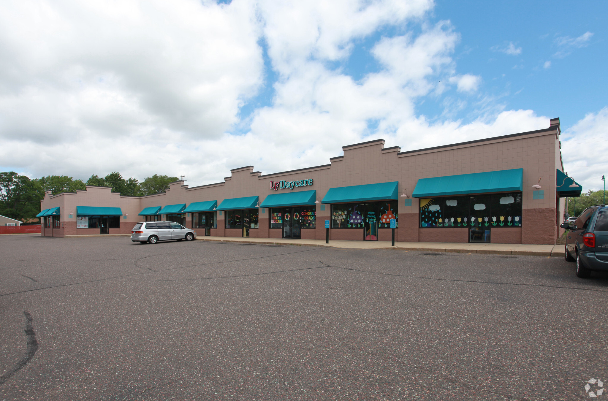 6226-6244 Bass Lake Rd, Crystal, MN for lease Primary Photo- Image 1 of 3