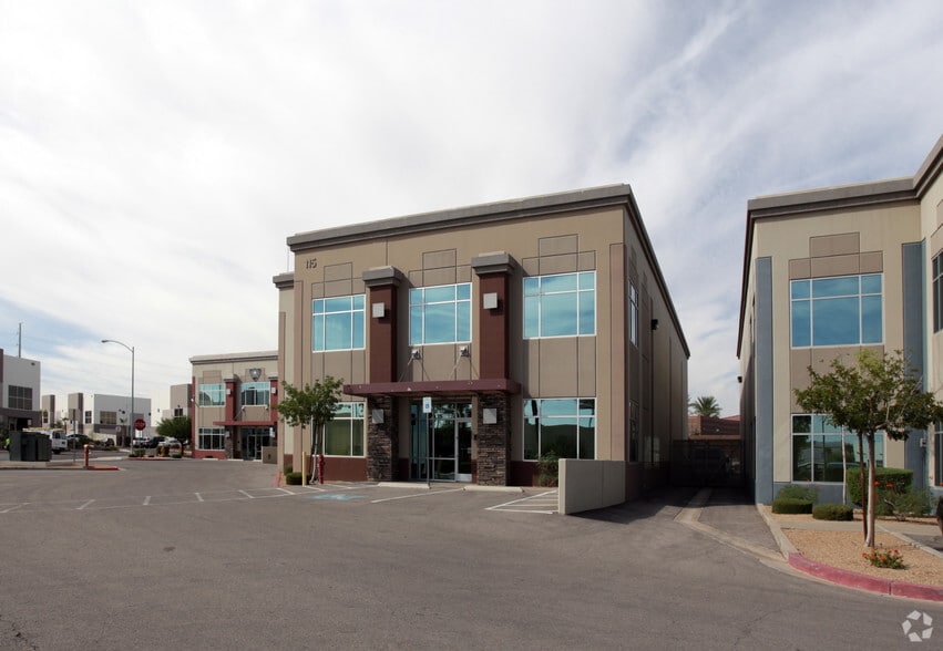 111 Corporate Park Dr, Henderson, NV for lease - Primary Photo - Image 1 of 7
